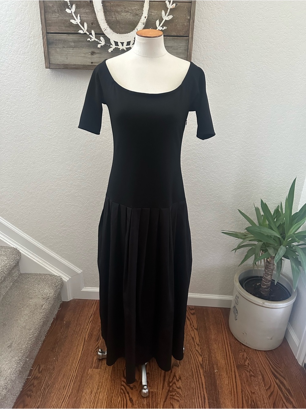 Marcella black drop waist maxi dress pleated skirt ladies size M